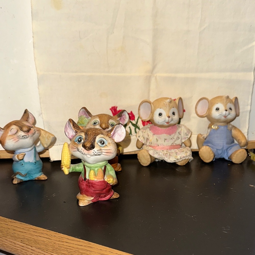 Homco Whimsical Mouse Figurine Set - Multicolor